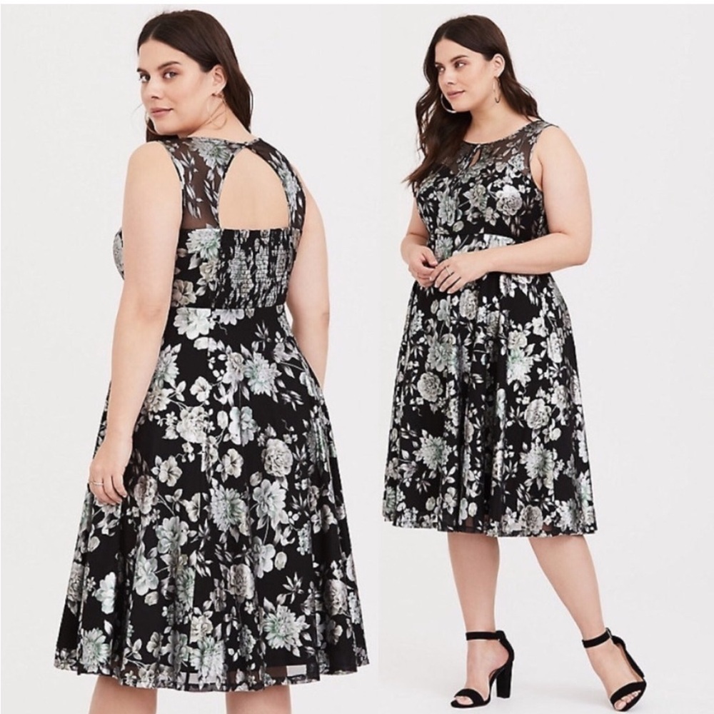 Torrid Retro Chic Black/Silver Metallic Floral Tulle Sleeveless Dress Size 26